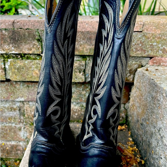 Justin Women’s Black Cowboy Boots - Picture 4 of 6